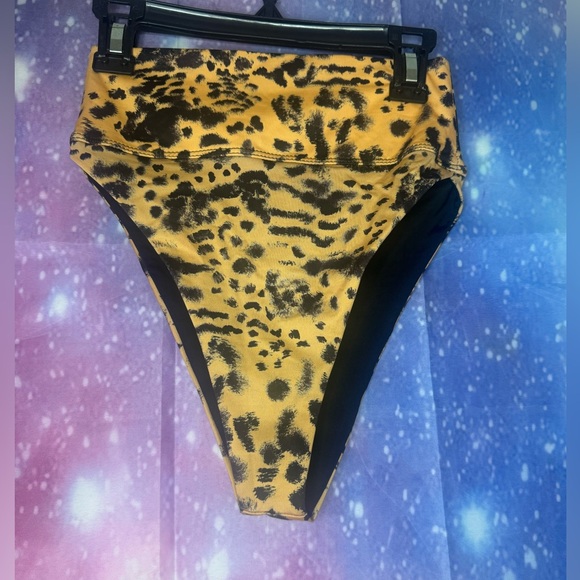 New without tags beach riot leapord print high waisted bottoms - Picture 1 of 3
